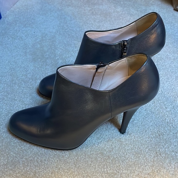 Pewter PRADA Booties VGUC sz 38.5 Gray Charcoal - Picture 2 of 8
